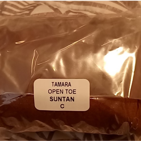 🦉🦉Hooters Tan pantyhose Owl🦉🦉 - Picture 2 of 2